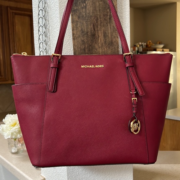 Michael Kors Jet Set top zip Saffiano tote - Picture 6 of 16